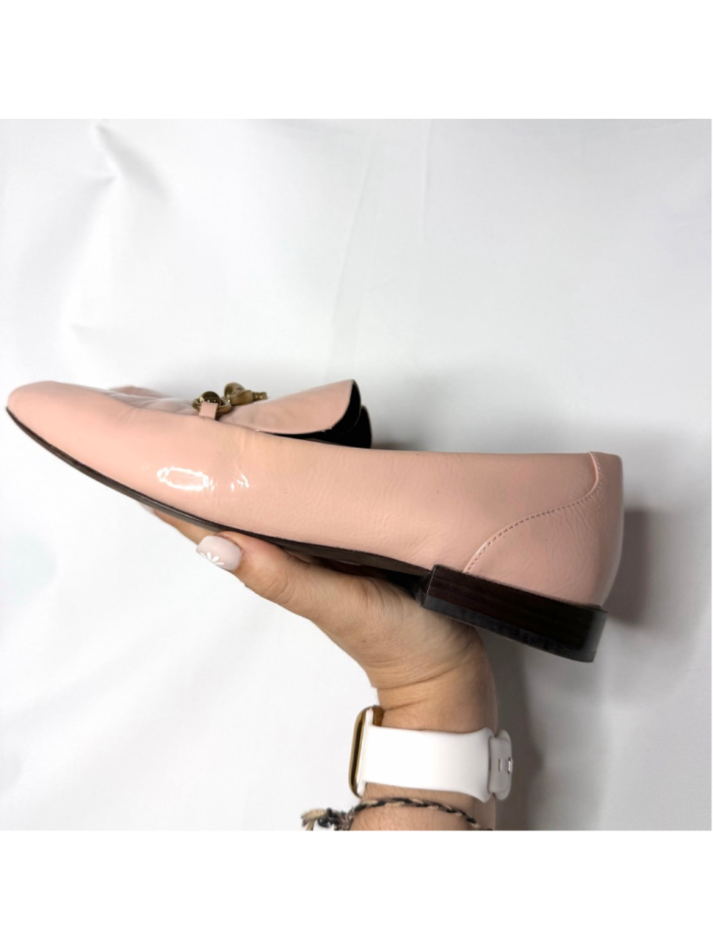 Women's Tory Burch Jessa Pink Patent Leather Loafers with Gold Chain, Size 8 - Picture 6 of 9